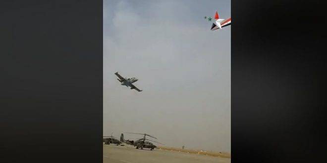 شاهد بالفيديو.. طالب طيار سوري يبهر الكلية الجوية في تحليق انخفاض المدرج