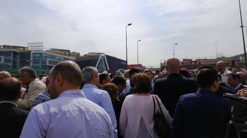 اعتصام لاساتذة اللبنانية امام القصر الجمهوري