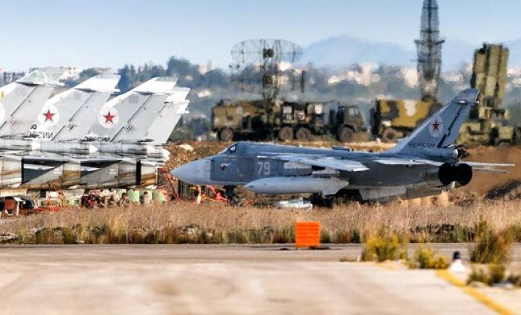 قبيل الضربة الأميركية.. روسيا تجلي شخصيات "مهمة" من قاعدة "حميميم"