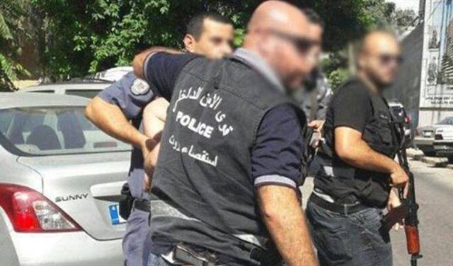 توقف مطلوب للقضاء... وهذا ما ضبط بحوزته