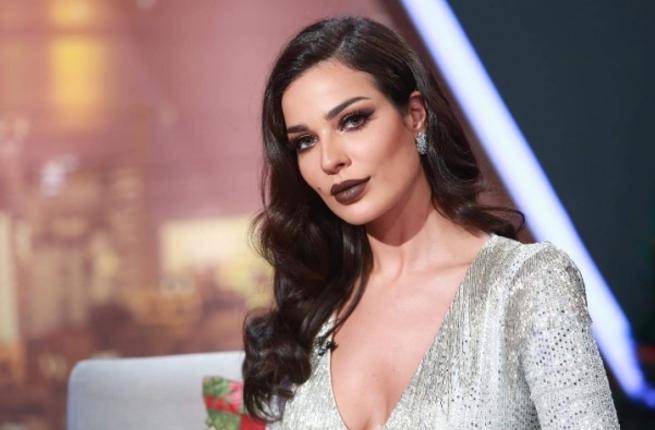 بالصور - شبيهة لنادين نسيب نجيم تظهر في السعودية هذه المرة... لن تصدقوا الشبه