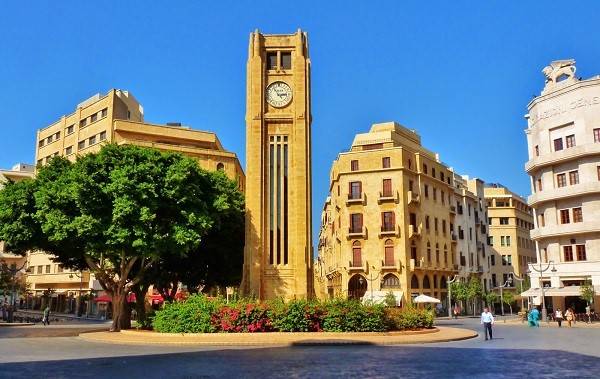 ما أبشع أن تدخل زعيماً بين الناس وهم أشرف منك!