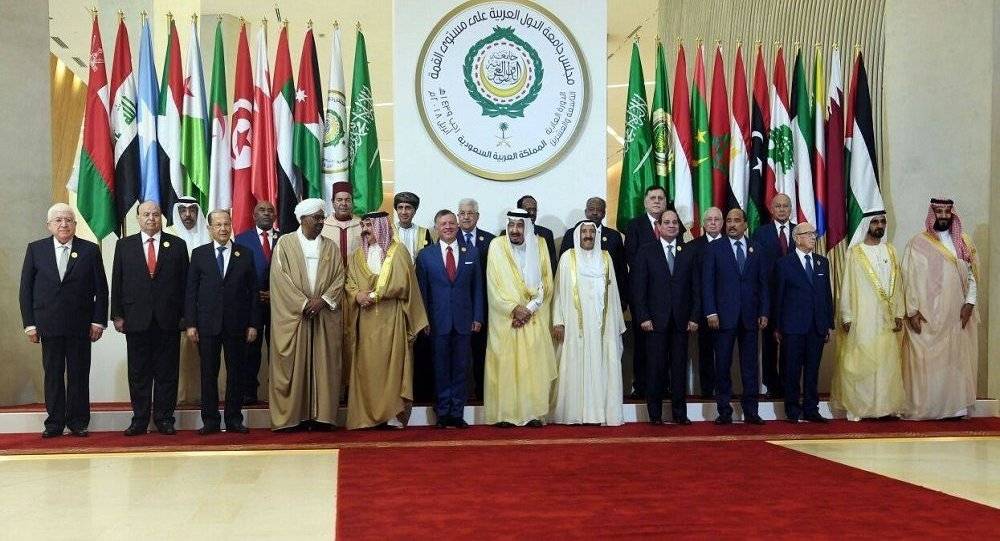 بعيدا عن الرسميات... هكذا اجتمع بن سلمان وبن زايد والسيسي (صورة)