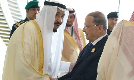 الرئيس عون يصل الى مقرّ انعقاد القمة العربية في الظهران