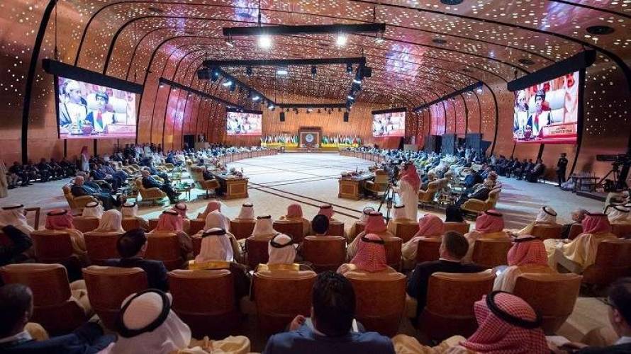 قمة الظهران.. ساحة للخطب ووعود غير ملزمة وأهداف متناقضة