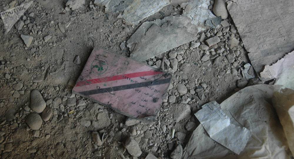 بالفيديو... هذا ما فعله "جيش الاسلام" بوثائق الأسرى في سجن التوبة