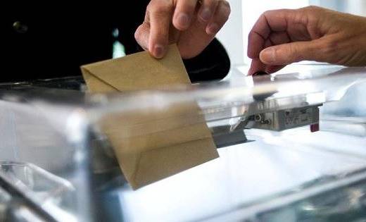 موظفون كبار يتدخلون في الانتخابات؟