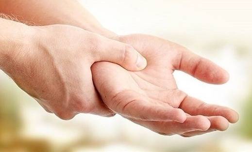 الارتجاف.. متى يستلزم استشارة الطبيب؟
