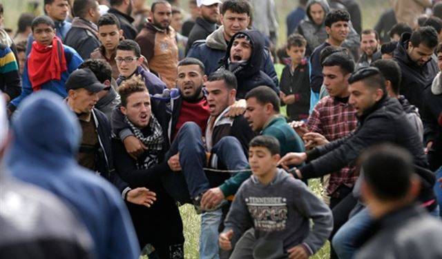صحة غزة: عدد شهداء مسيرات العودة 33 شهيدا و 4279 مصابا