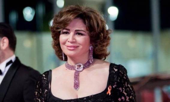 بالفيديو.. الهام شاهين تهاجم فجر السعيد وتهددها!