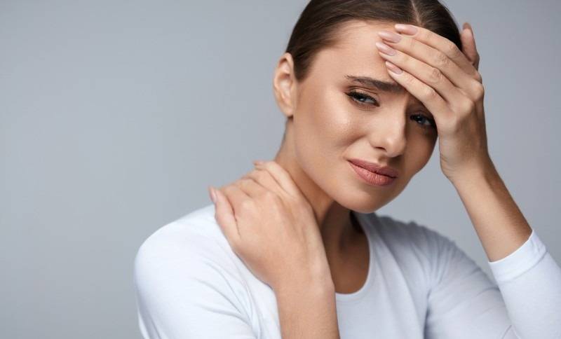 17 ألماً مزمناً في الجسم.. سببها المشاعر!