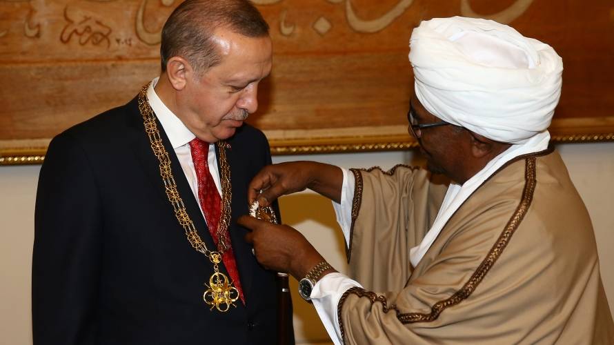 قاعدة عسكرية تركية في السودان.. هل فارقت الخرطوم محور الرياض ـ أبوظبي؟