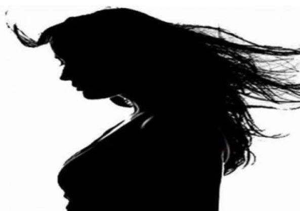 بالفيديو - فنانة مصرية شهيرة تستغيث: "إلحقوني".. شاهدوا ماذا حدث معها؟