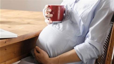 ما علاقة الكافيين بإنجاب أطفال بدناء؟