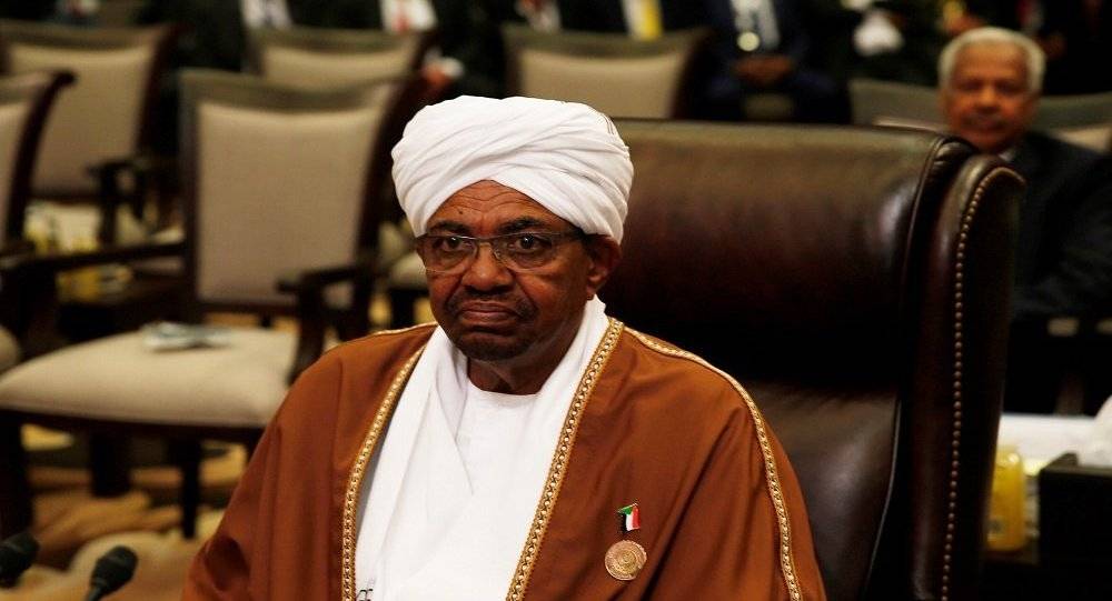 البشير يعلن عن إجراء استفتاء شعبي لإجازة الدستور الدائم