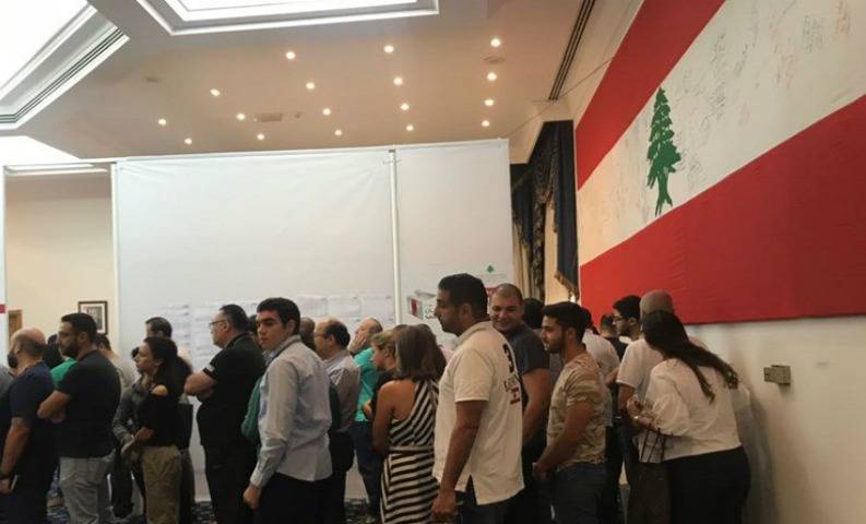 إشكال داخل أحد أقلام الإقتراع في دبي