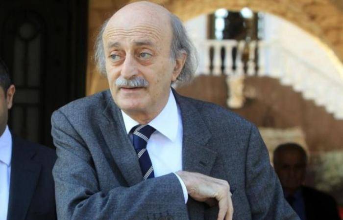 جنبلاط انتظروا المفاجئة الاتية