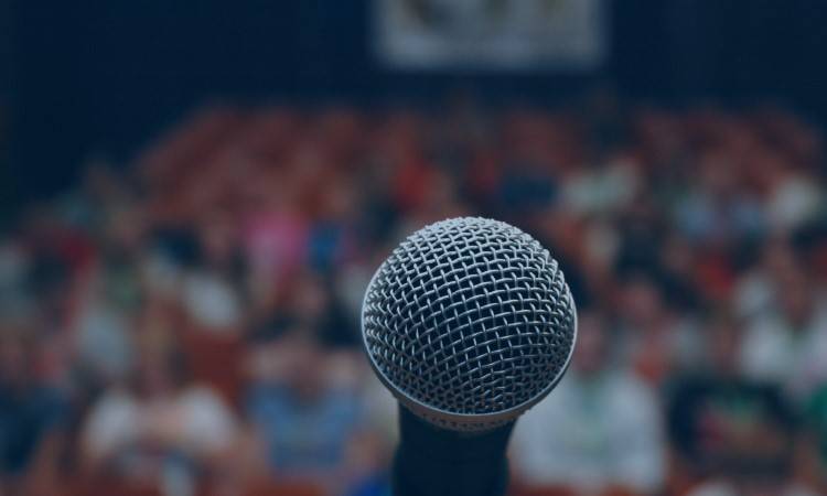 الخطاب السياسي يُشعل الفتن بين الناس