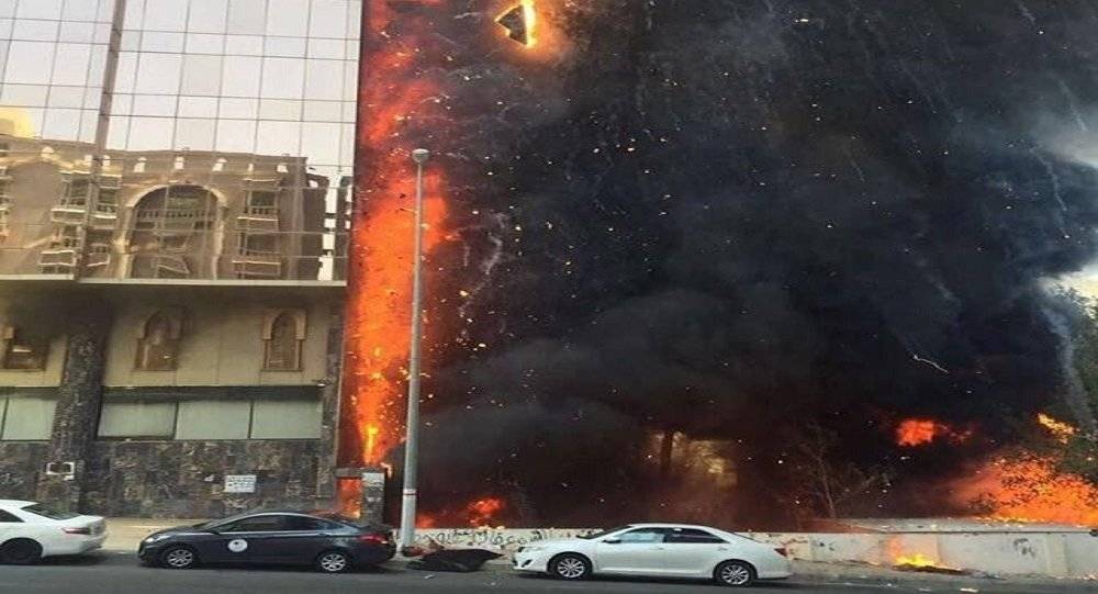 حريق هائق في فندق بمكة المكرمة... وإجلاء 1100 نزيل