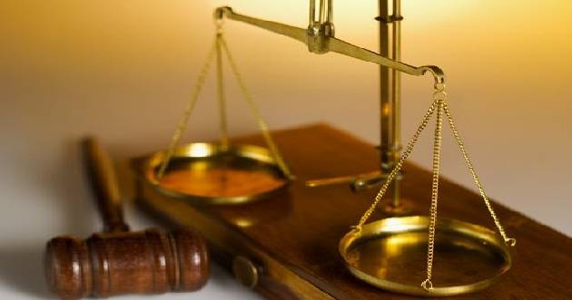 الى حضرة رئيس واعضاء مجلس القضاء الاعلى الموقرين