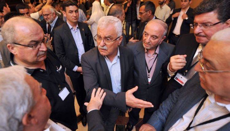 استقالات جديدة تقرب «الائتلاف» من الإطاحة به نهائياً