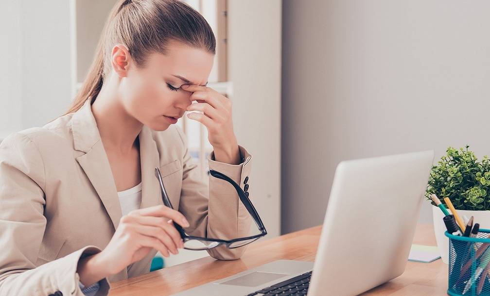 أعراض تدل على إصابتك بأمراض خطيرة.. منها ألم السُرة وفقدان الوزن!