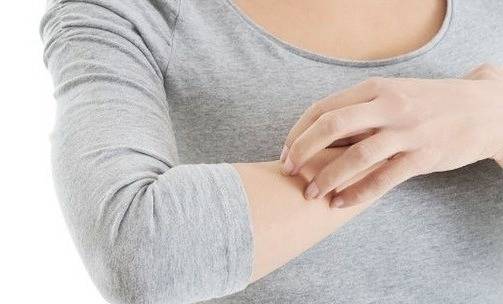 في هذه الحالة.. احمرار الجلد يستلزم استشارة الطبيب فوراً