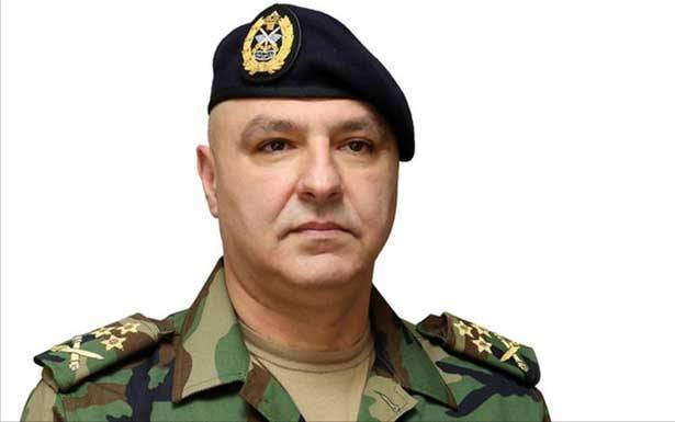 قائد الجيش عرض وروجرز العلاقات