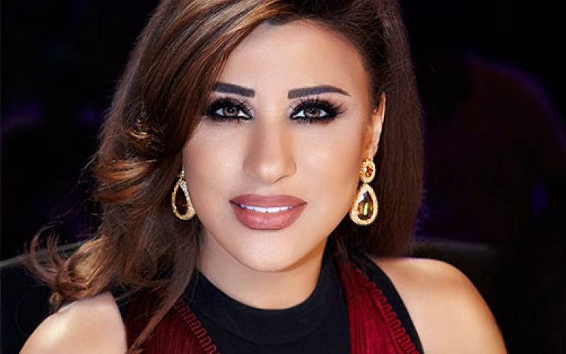 بالصورة-  نجوى كرم تقترع وتوجّه رسالة للمجلس النيابي!