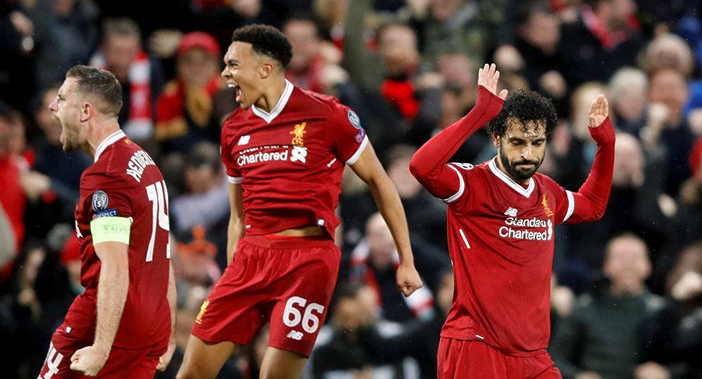 مدافع "ليفربول" يكشف سر "صادم" عن سبب عدم تسجيل محمد صلاح أهدافا في آخر مباراتين