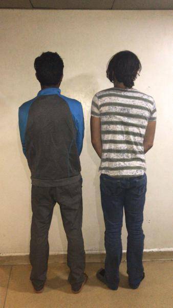 قتلاه بعدها سرقا سيارته