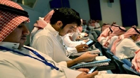 دراسة: وسائل التواصل الاجتماعي تُهدد 10% من سكان الخليج بأمراض الرقبة