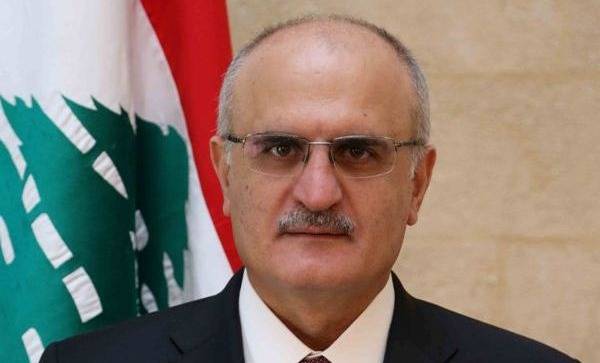 وزير المال بعد الادلاء بصوته: مطمئنون للناس ولخياراتهم