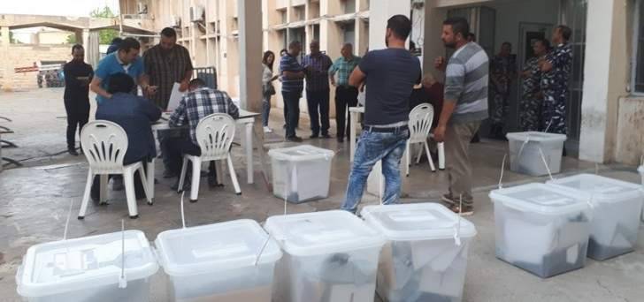 بالصور.. رؤساء الاقلام يتسلمون صناديق الاقتراع