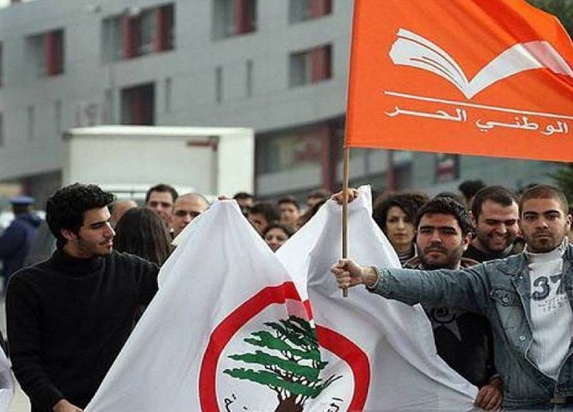 بالصورة..ما قصة الطاولة بين التيار و القوات؟