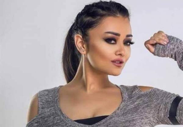 بالصور.. راندا البحيري تكشف عن وشمها الجريء الذي يغطي كامل يدها