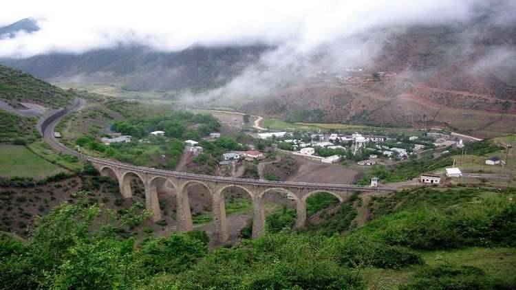 إيران.. انفجار "غامض" يهز مدينة قائم شهر والسلطات تتحدث عن "جسم فضائي"