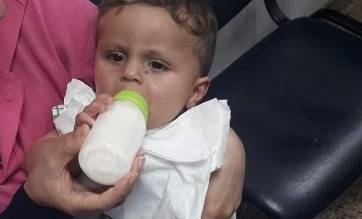 بعد رمي طفلها في كيس بالشارع.. هذا ما حصل للوالدة