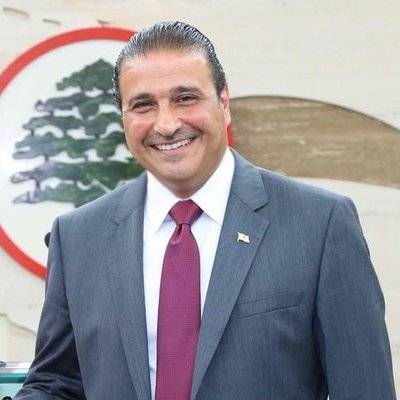 فادي سعد يستقبل المهنئين الجمعة
