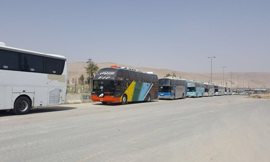 خروج 3200 مسلحا مع أفراد عائلاتهم من الرستن إلى شمال سوريا