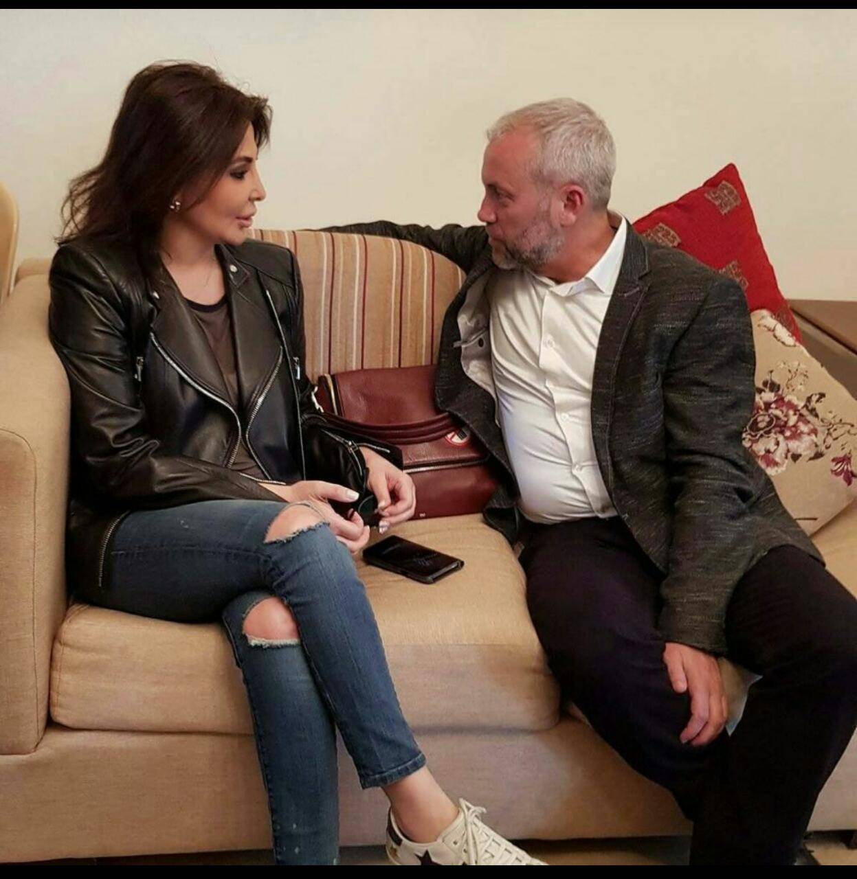 صورة تجمع اليسا بالمرشّح الذي انتخبته...