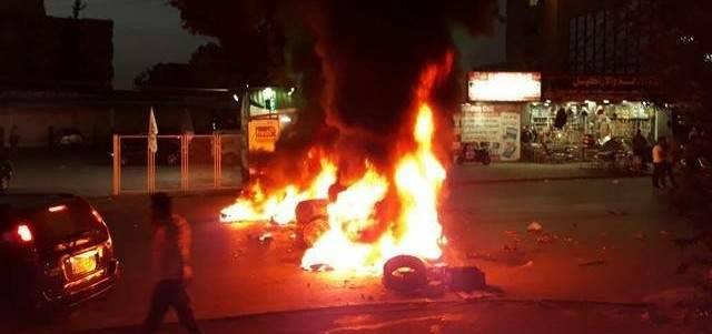 قطع طريق عام الفاعور-كفرزبد قضاء زحلة بالإطارات المشتعلة من قبل محتجين