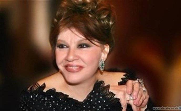 شويكار تكشف سوء حالتها الصحية وترفض أن يراها الناس