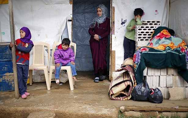 لا امكانية لمعارضي التواصل مع سوريا ««طمس رؤوسهم في الرمال» بقضية النازحين (4/5)