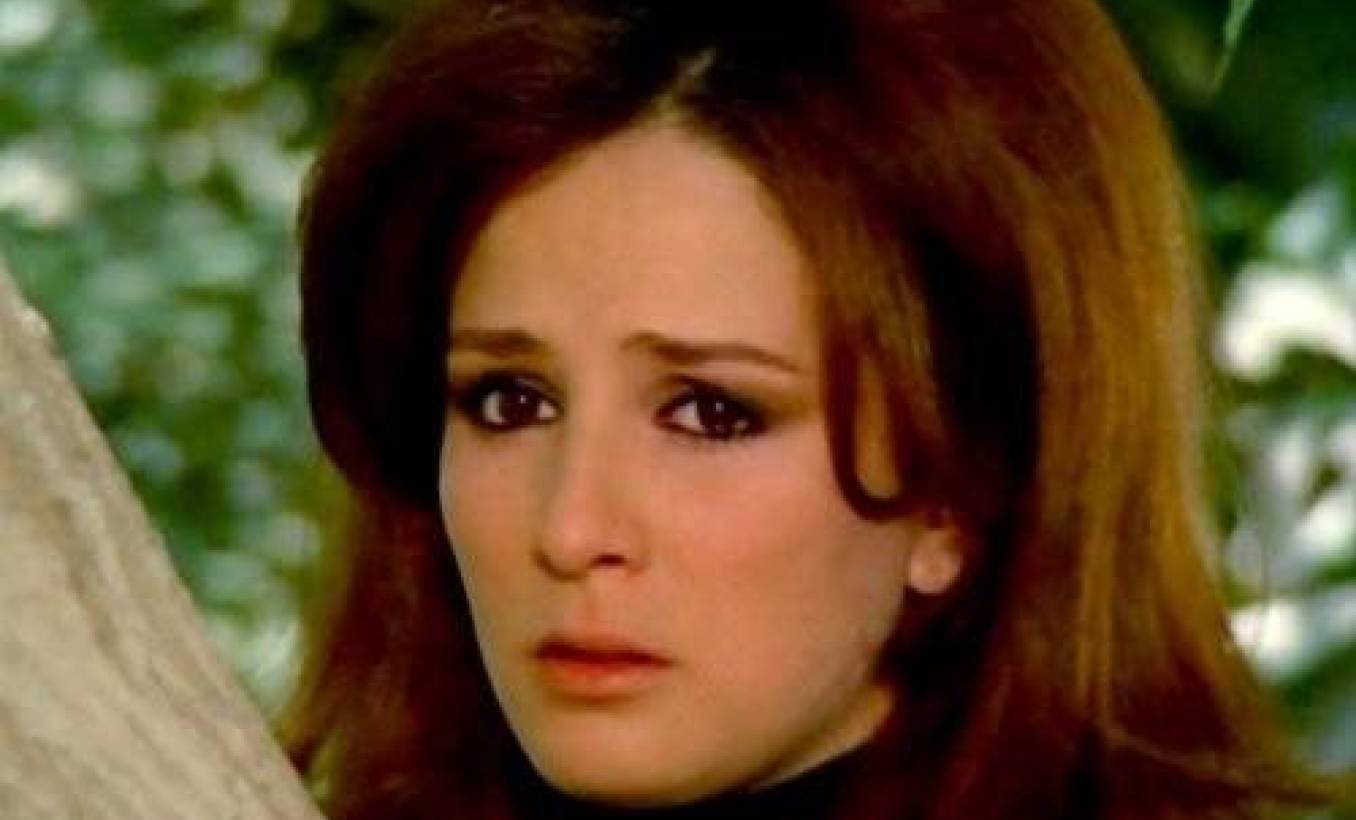 بالصورة: من جديد نجلاء فتحي تثير الجدل.. شاهدوا إطلالتها