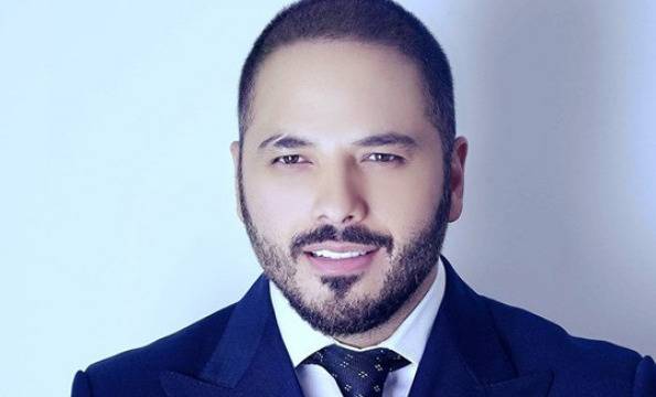 فيديو مسرب لرامي عياش من مطار بيروت.. ماذا فعل مع المسافرين؟!