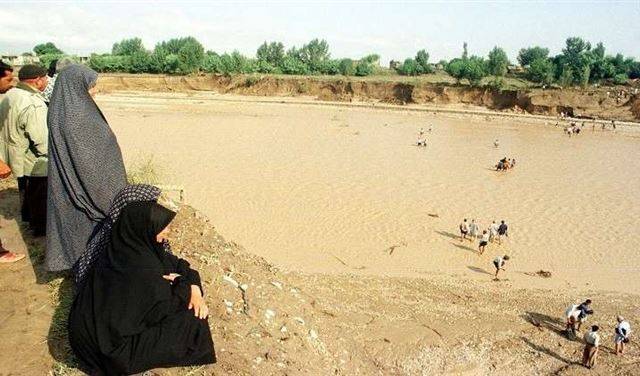 مصرع 5 أشخاص وفقدان آخر في سيول اجتاحت إيران
