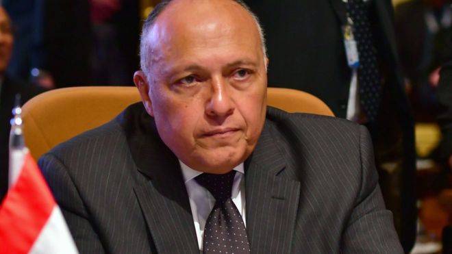وزير خارجية مصر يقاطع قناة روسيا اليوم بسبب استفتاء قامت به
اظهر منطقة حلايب التابعة للسودان وليس لمصر