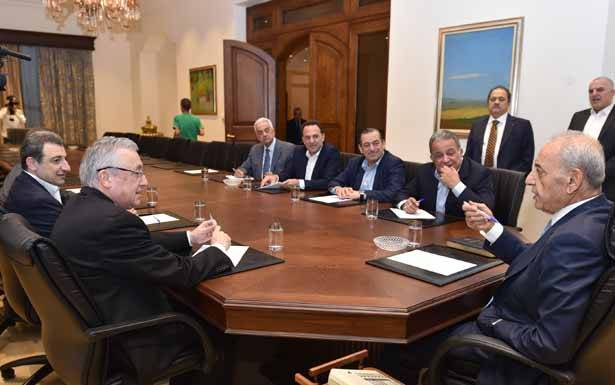 بري استقبل مُهنئين بالإنتخابات

وترأس إجتماع هيئة مكتب المجلس