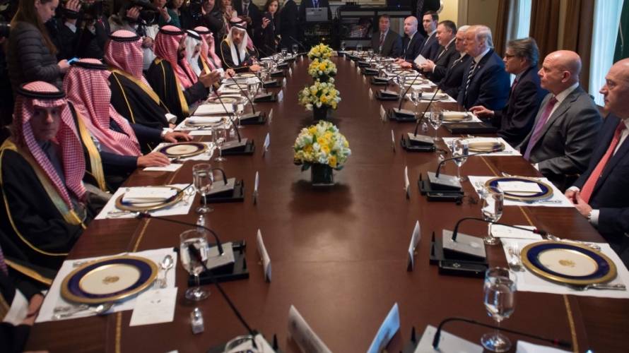لماذا لا تسحب الدول العربية استثماراتها من أمريكا ردًا على نقل